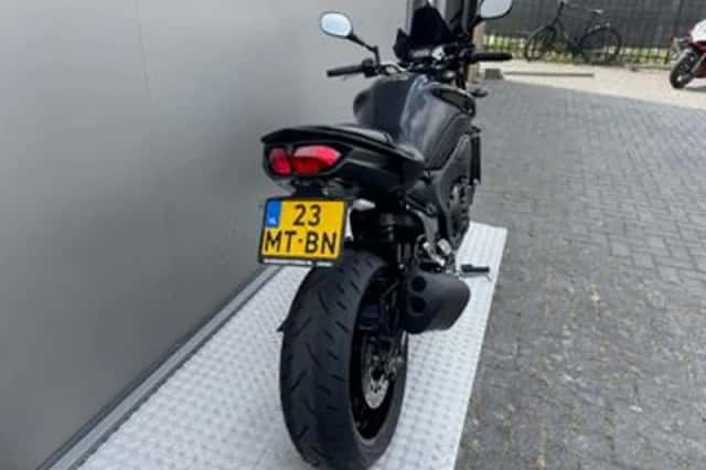 Yamaha FZ8 (2012) thumbnail 5