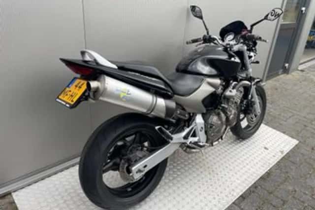 Honda CB 600 F Hornet (2004) thumbnail 3
