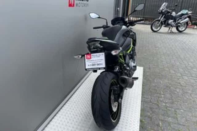 Kawasaki Z900 (2018) thumbnail 5