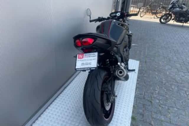 Yamaha FZ8 (2015) thumbnail 5