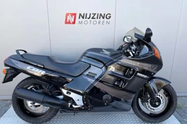 Honda CBR 1000 F (1993) thumbnail 1