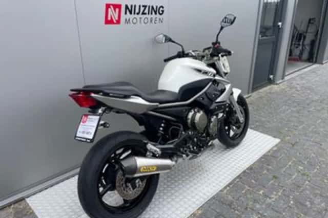 Yamaha XJ6 Diversion (2011) thumbnail 3