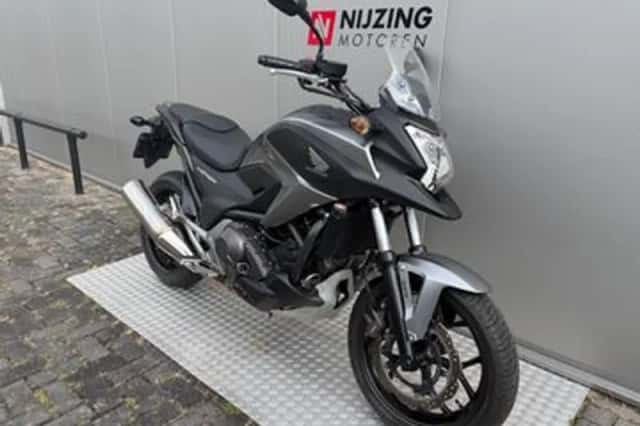 Honda NC750X (2015) thumbnail 2