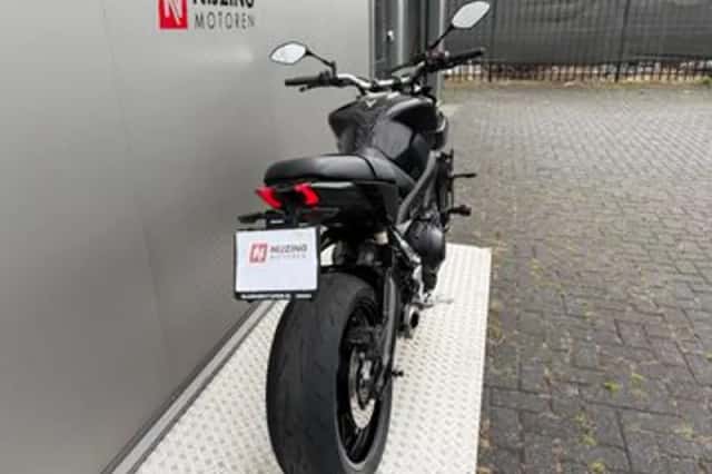 Yamaha MT-09 (2017) thumbnail 5