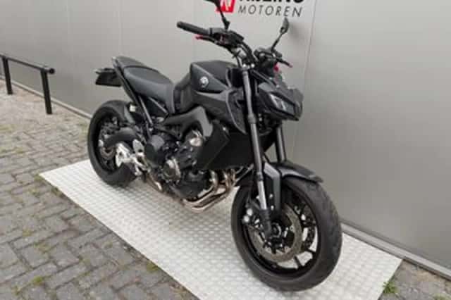 Yamaha MT-09 (2017) thumbnail 2
