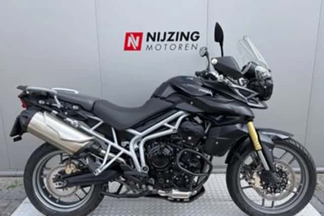 Triumph Tiger 800 (2011) thumbnail 1