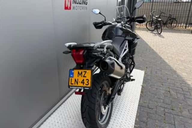 Triumph Tiger 800 (2011) thumbnail 5