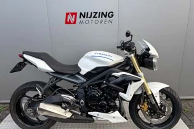 Triumph Street Triple (2013) thumbnail 1