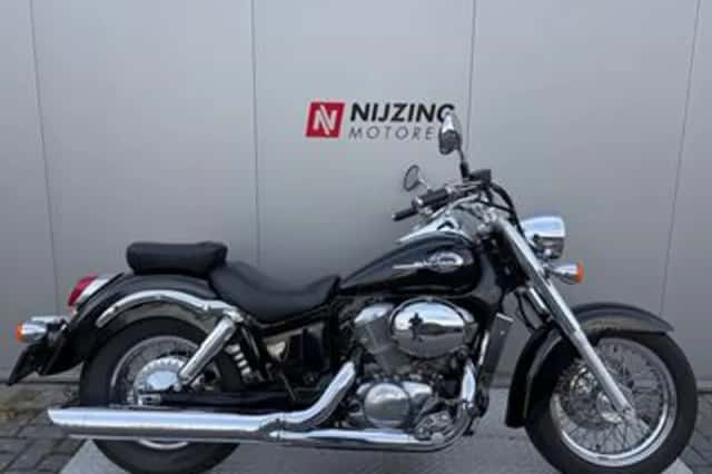 Honda VT 750 Shadow (2000) thumbnail 1