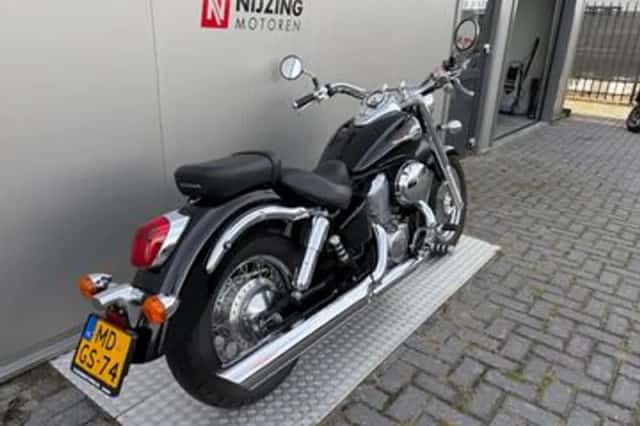 Honda VT 750 Shadow (2000) thumbnail 3