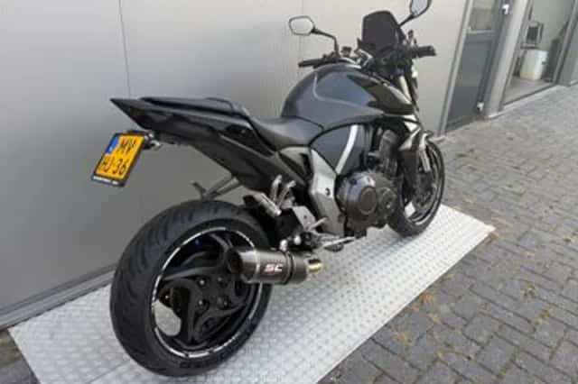 Honda CB1000R (2009) thumbnail 3