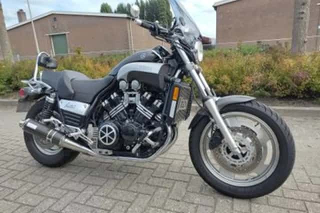 Yamaha VMX 1200 V-MAX (2002) thumbnail 1