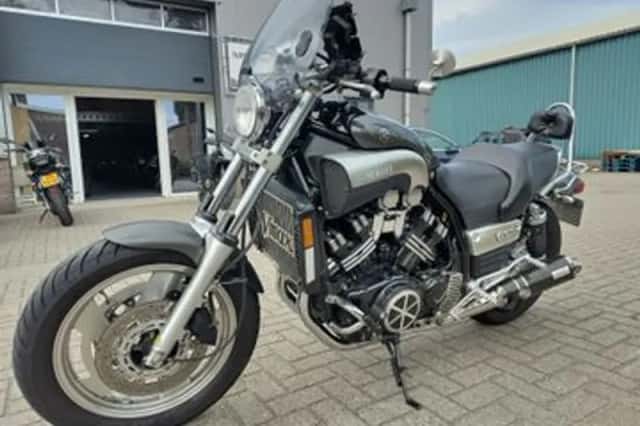 Yamaha VMX 1200 V-MAX (2002) thumbnail 2
