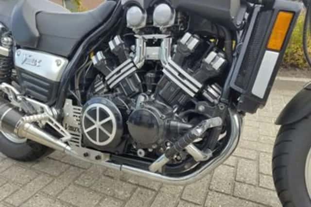 Yamaha VMX 1200 V-MAX (2002) thumbnail 5