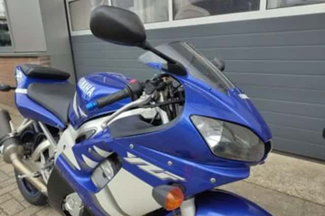 Yamaha YZF-R6 (2001) thumbnail 3