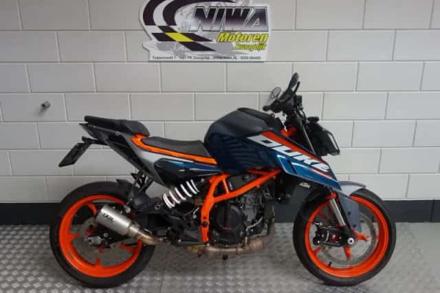 KTM 390 Duke (2024) thumbnail 1