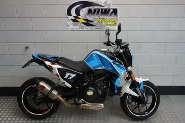 KTM 690 Duke (2016) thumbnail 2