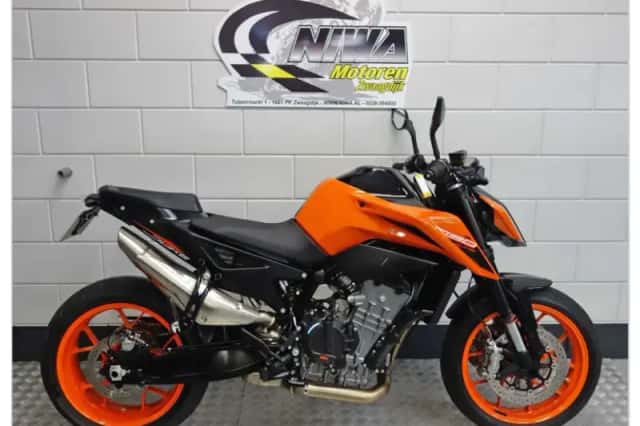 KTM 790 Duke (2021) thumbnail 2
