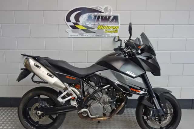 KTM 990 Supermoto R (2010) thumbnail 1