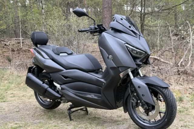 Yamaha X-MAX 300 (2018) thumbnail 3