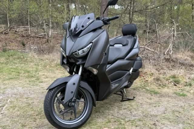 Yamaha X-MAX 300 (2018) thumbnail 4