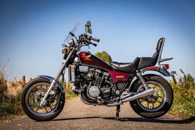 Honda Chopper VF 700C Magna (1984) thumbnail 1
