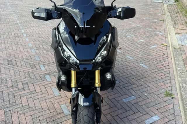 Honda X ADV (2025) thumbnail 5