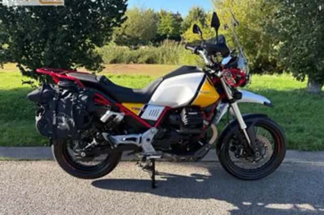 Moto Guzzi V85 TT (2019) thumbnail 1