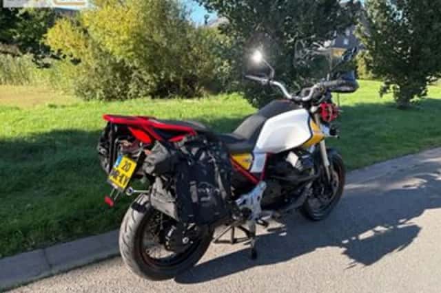 Moto Guzzi V85 TT (2019) thumbnail 2