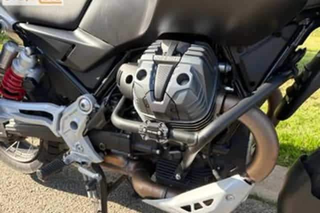 Moto Guzzi V85 TT (2024) thumbnail 3
