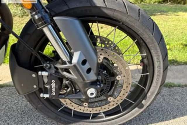 Moto Guzzi V85 TT (2024) thumbnail 4