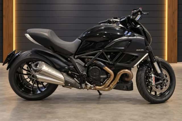 Ducati Diavel (2011) thumbnail 1