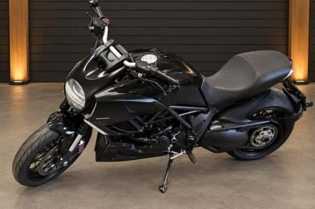 Ducati Diavel (2011) thumbnail 2