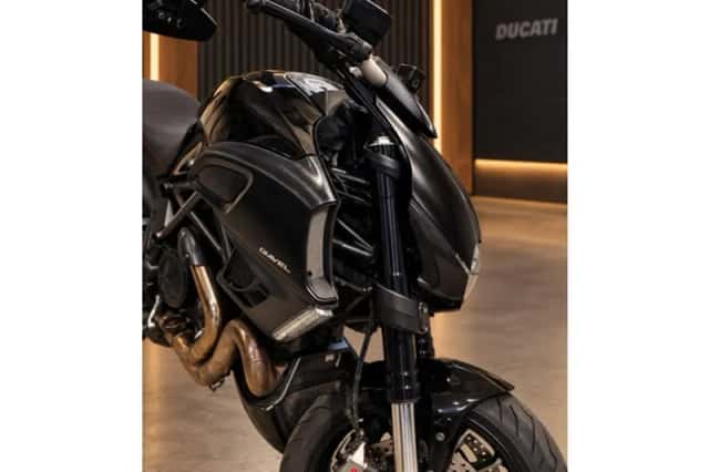 Ducati Diavel (2011) thumbnail 4