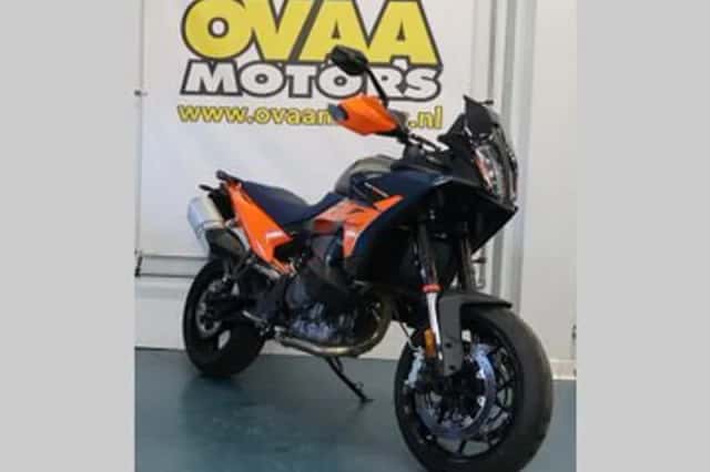 KTM 890 SMT (2026) thumbnail 1