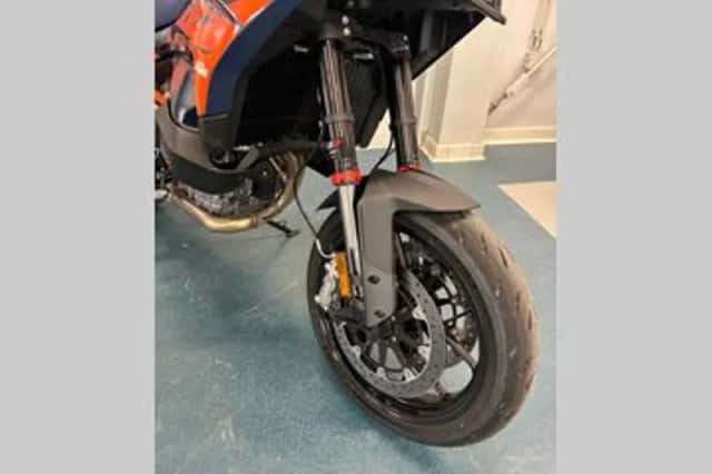 KTM 890 SMT (2026) thumbnail 3