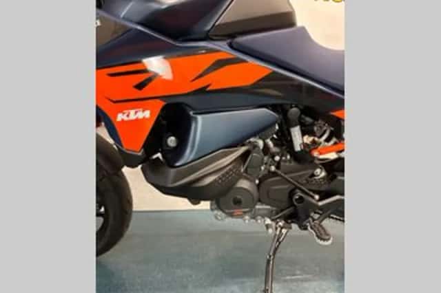 KTM 890 SMT (2026) thumbnail 4