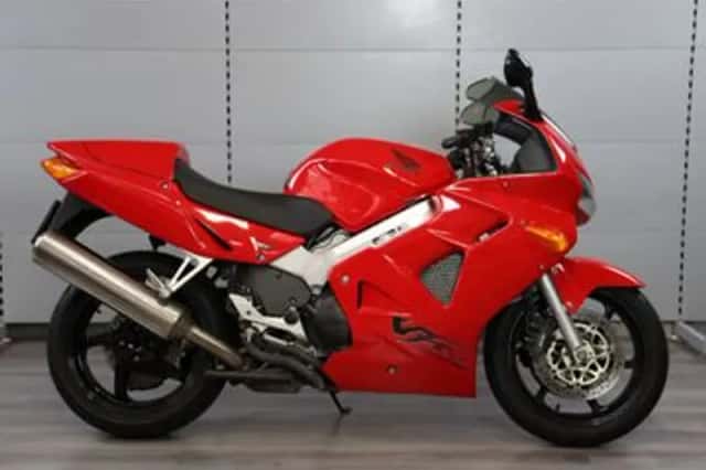 Honda VFR800 (1999) thumbnail 1