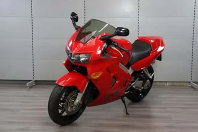 Honda VFR800 (1999) thumbnail 4