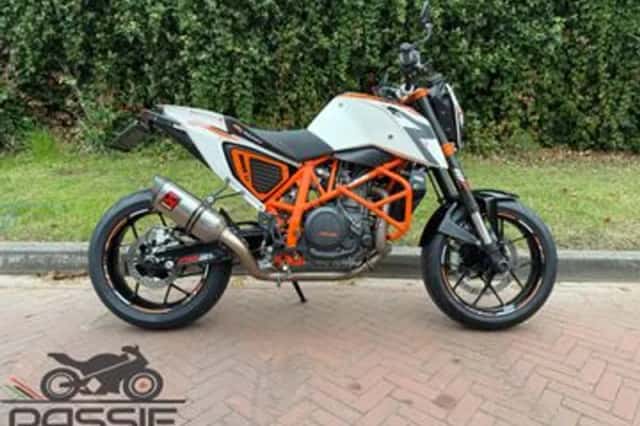 KTM 690 Duke R (2013) thumbnail 1