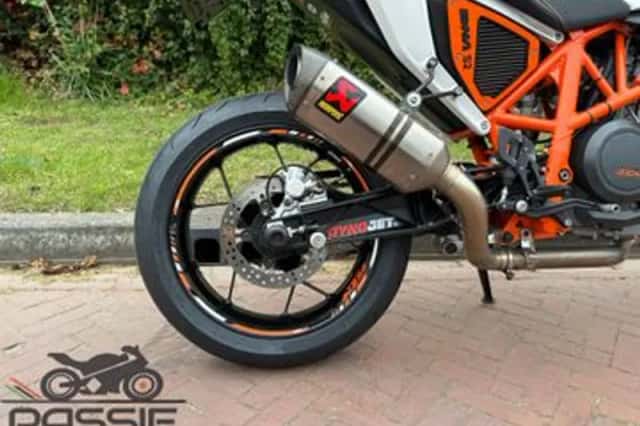 KTM 690 Duke R (2013) thumbnail 2