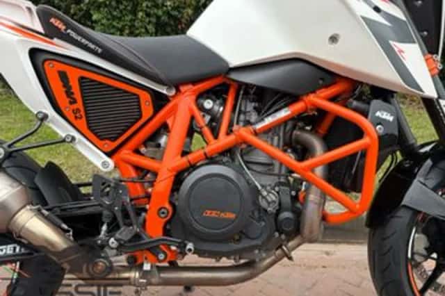 KTM 690 Duke R (2013) thumbnail 4