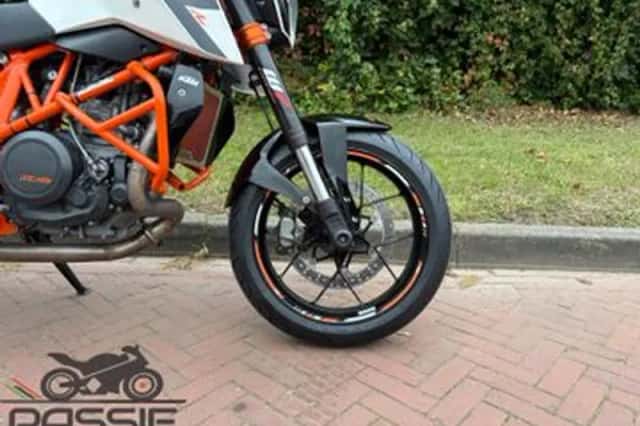 KTM 690 Duke R (2013) thumbnail 5