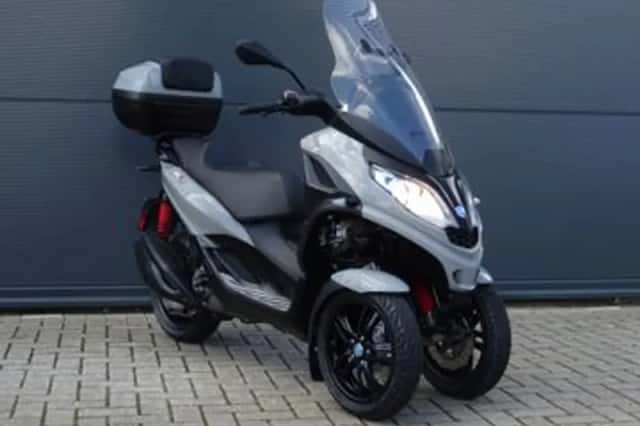 Piaggio MP3 300 HPE (2020) thumbnail 1