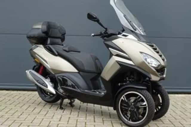 Peugeot Metropolis 400 (2023) thumbnail 1
