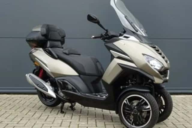 Peugeot Metropolis 400 (2023) thumbnail 2
