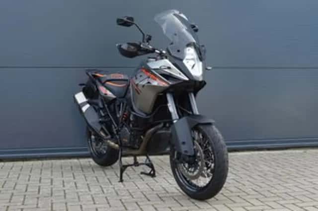 KTM 1190 Adventure (2016) thumbnail 1
