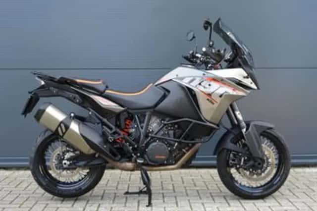 KTM 1190 Adventure (2016) thumbnail 2