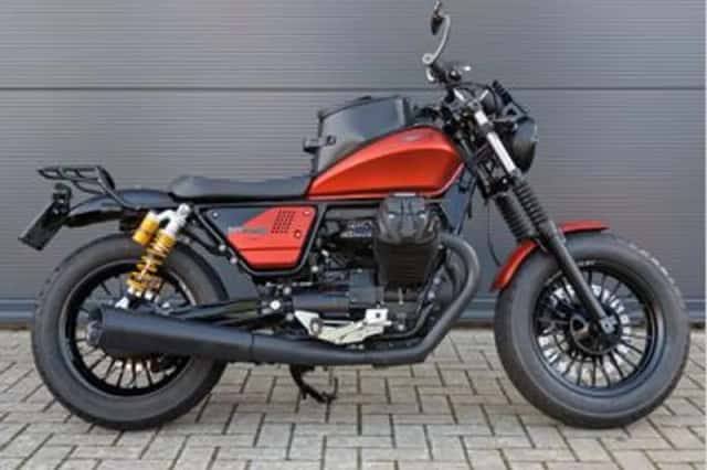 Moto Guzzi V9 Bobber Sport (2019) thumbnail 2