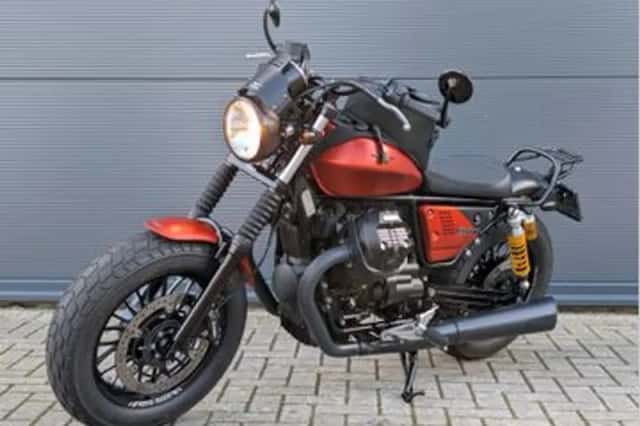 Moto Guzzi V9 Bobber Sport (2019) thumbnail 5